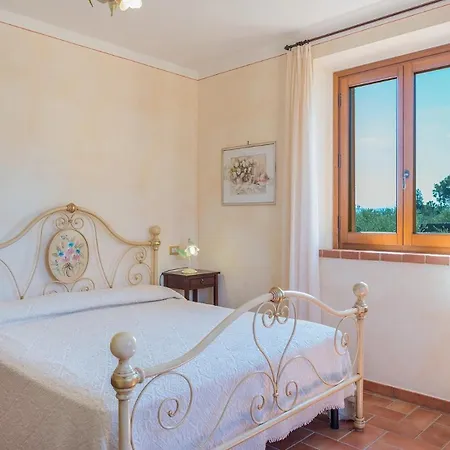 Poderina Dei Poggi 16, Emma Villa *