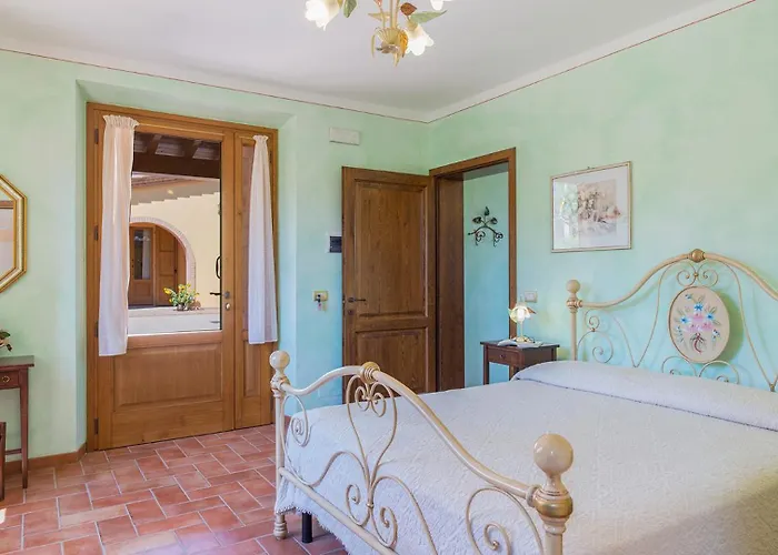 Villa Poderina Dei Poggi 16, Emma *